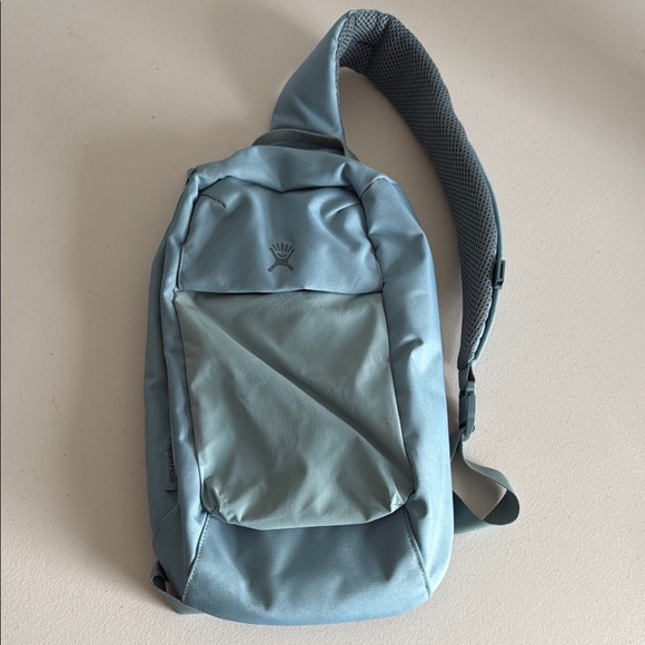 Hydro Flask Blue Sling Bag - Picture 2 of 8